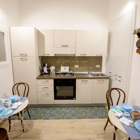 La Sicilia In Un Sogno Alojamento de Acomodação e Pequeno-almoço 4*